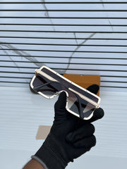 LOUIS VUITTON 2144 GOLDEN BLACK SHADES