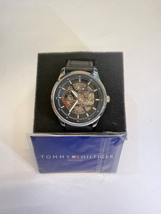 TOMMY HILFIGER LEATHER